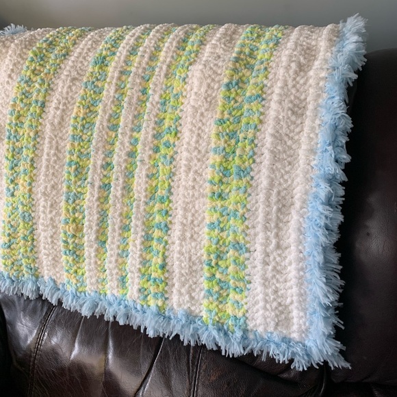 BRAND NEW Crocheted Baby Blanket! 🦋